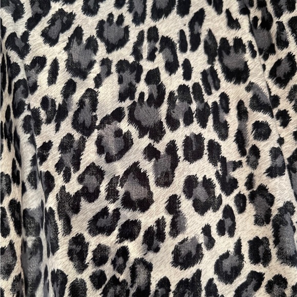 Lauren Ralph Lauren women’s long sleeve cotton blouse in leopard print - Picture 3 of 4